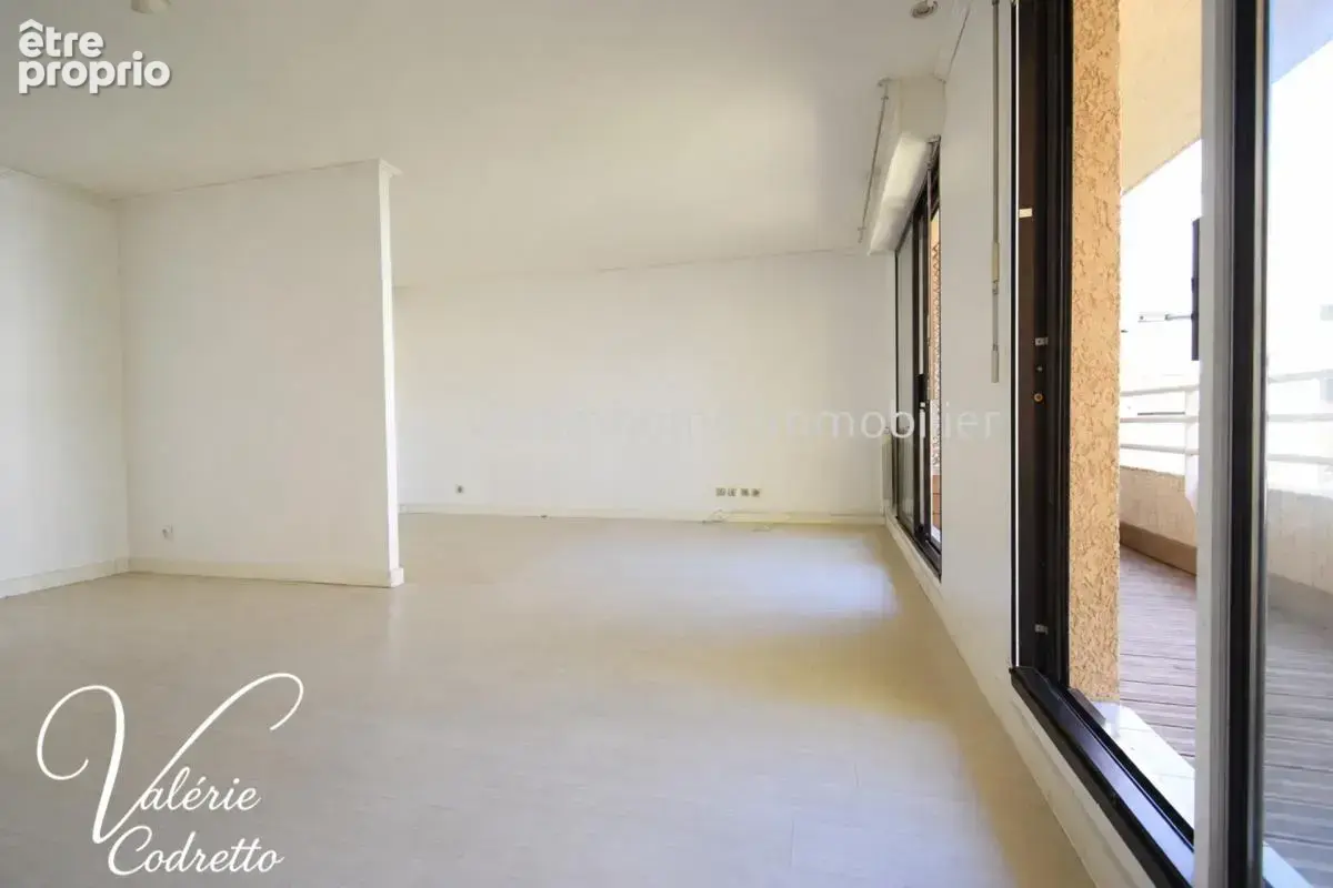Hyères centre-ville – t2 de 49 m² avec terrasse – ascenseur 83400 - photo 9