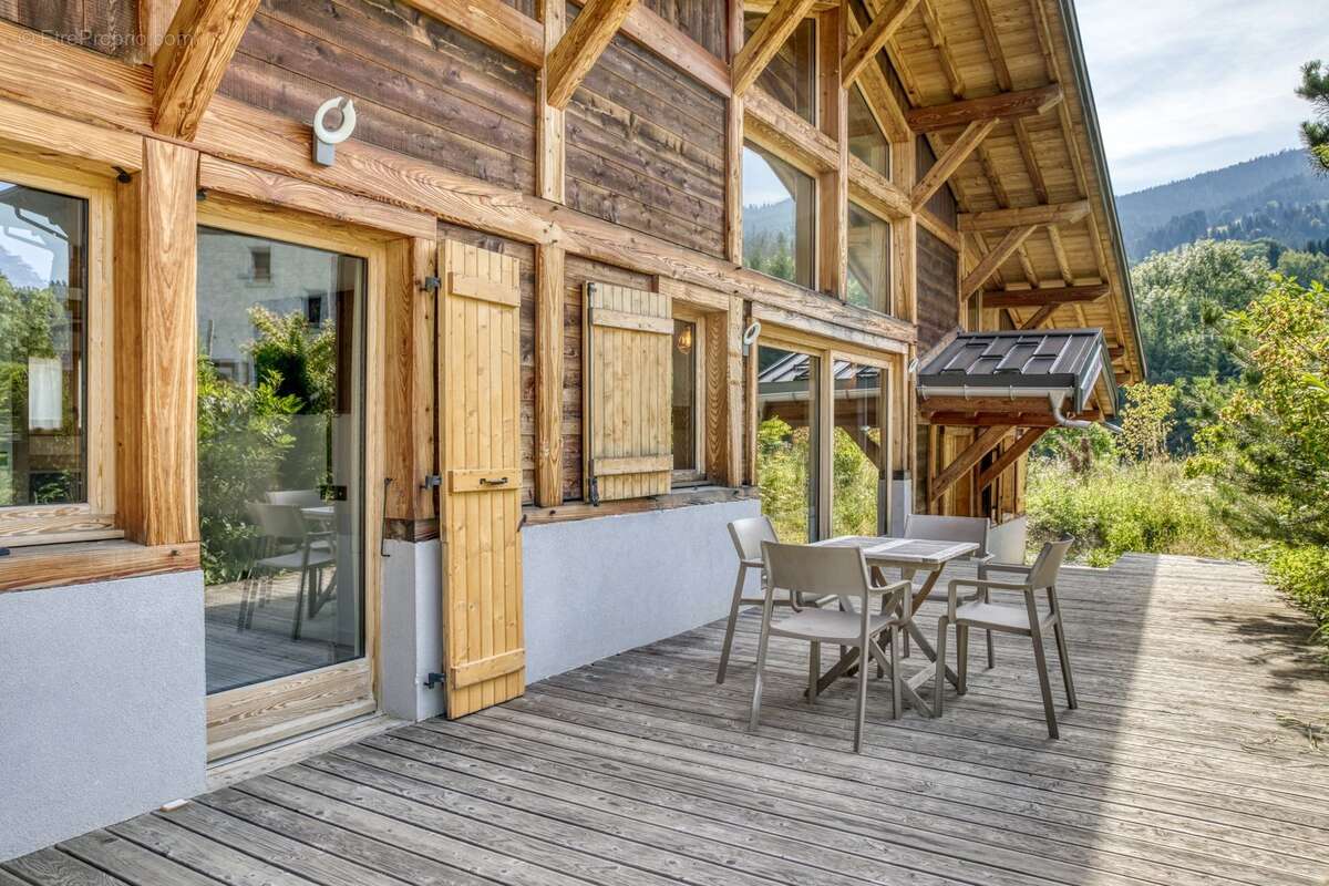 Maison 191 m² à Demi-Quartier  - photo 4