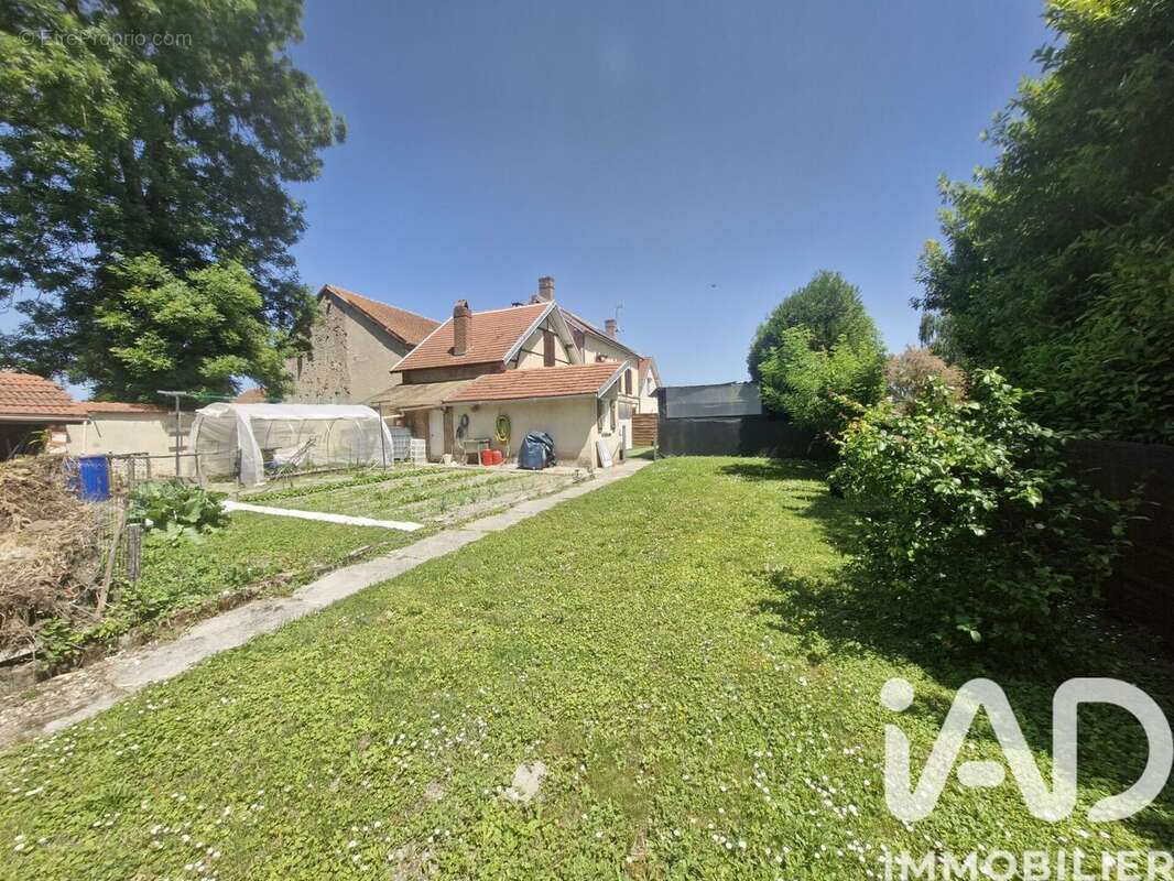 Maison 173 m² à Esclavolles-Lurey  - photo 4