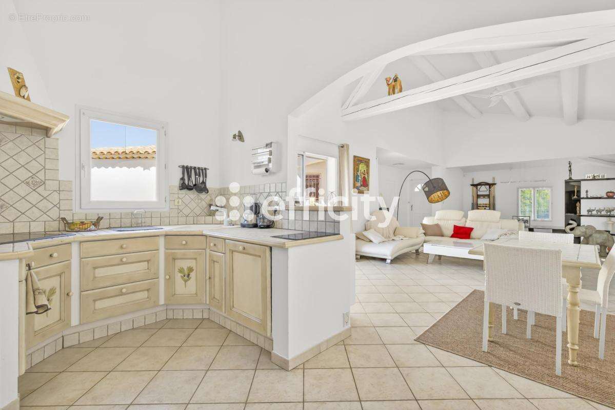 Maison 173 m² à Aix-En-Provence  - photo 14