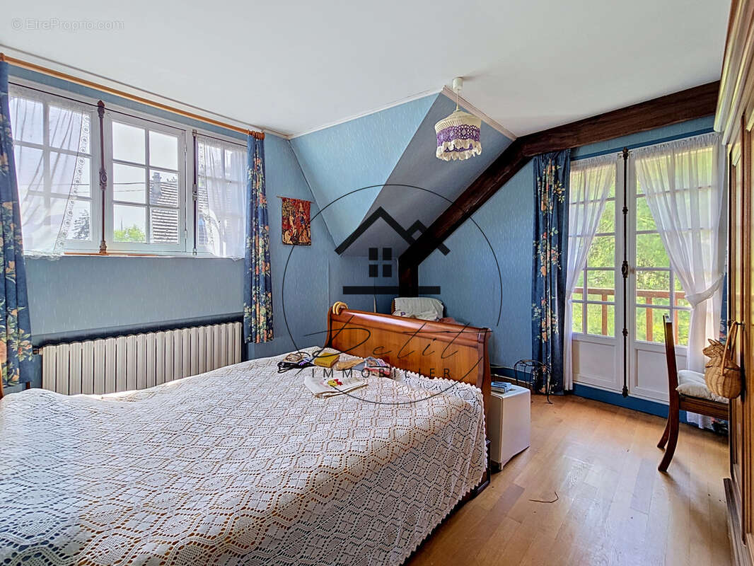 Maison à CIRES-LES-MELLO