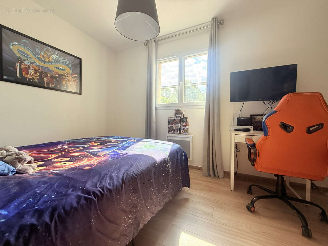 Maison à LE REVEST-LES-EAUX