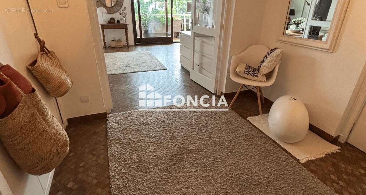 Appartement à SAINT-ISMIER