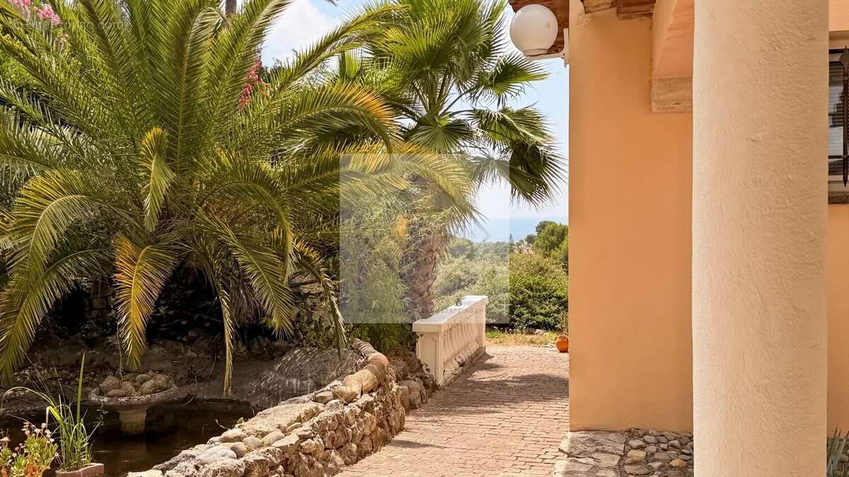 À vendre – villa de charme vue mer à antibes, calme absolu - photo 3