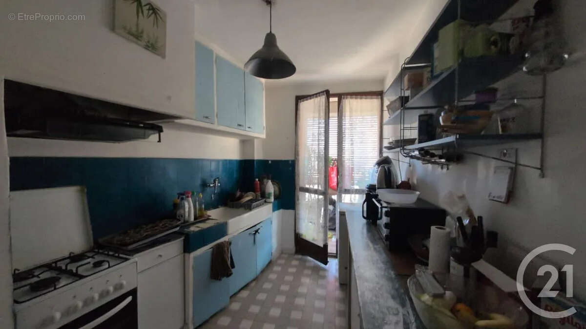 Appartement à MARSEILLE-4E