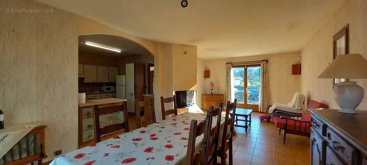 Maison à ROQUEBRUNE-SUR-ARGENS