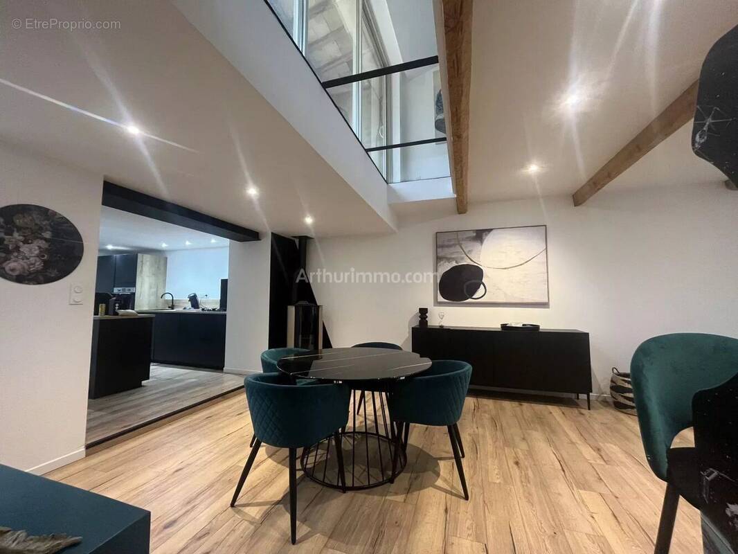 Maison à USCLAS-D&#039;HERAULT