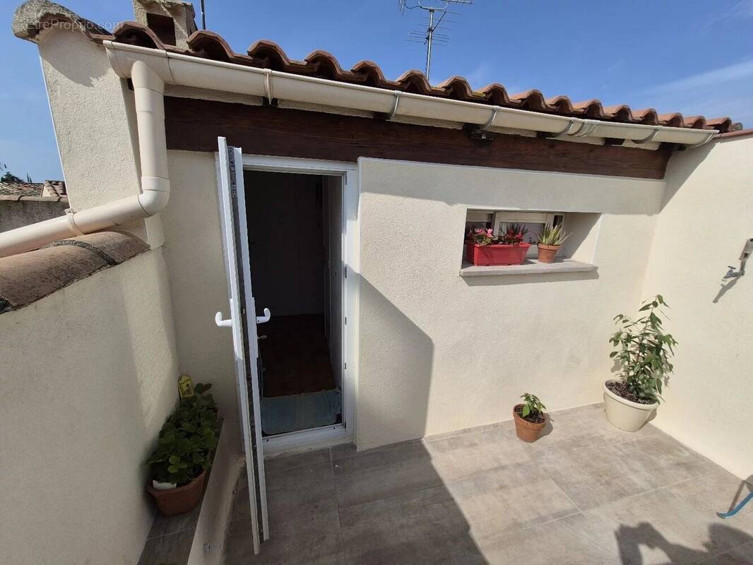 Maison à COURNONTERRAL