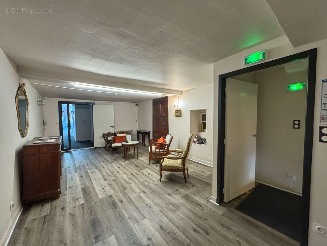 Commerce à SAINT-JEAN-PIED-DE-PORT