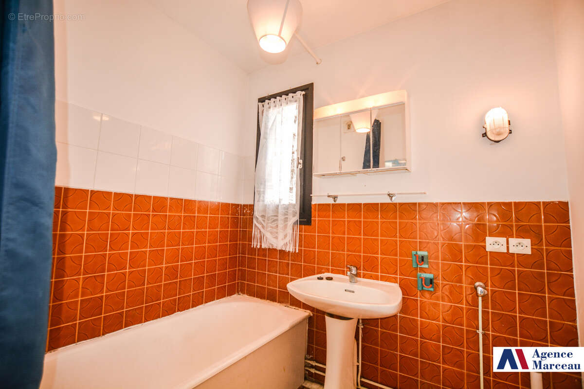 Appartement à COURBEVOIE