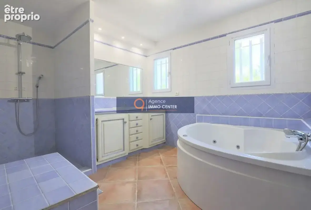 Cuers   propriété familiale avec piscine, garage et dépendance - photo 17