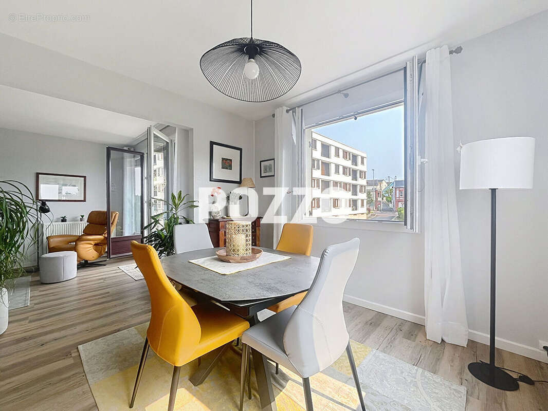 Appartement à DONVILLE-LES-BAINS