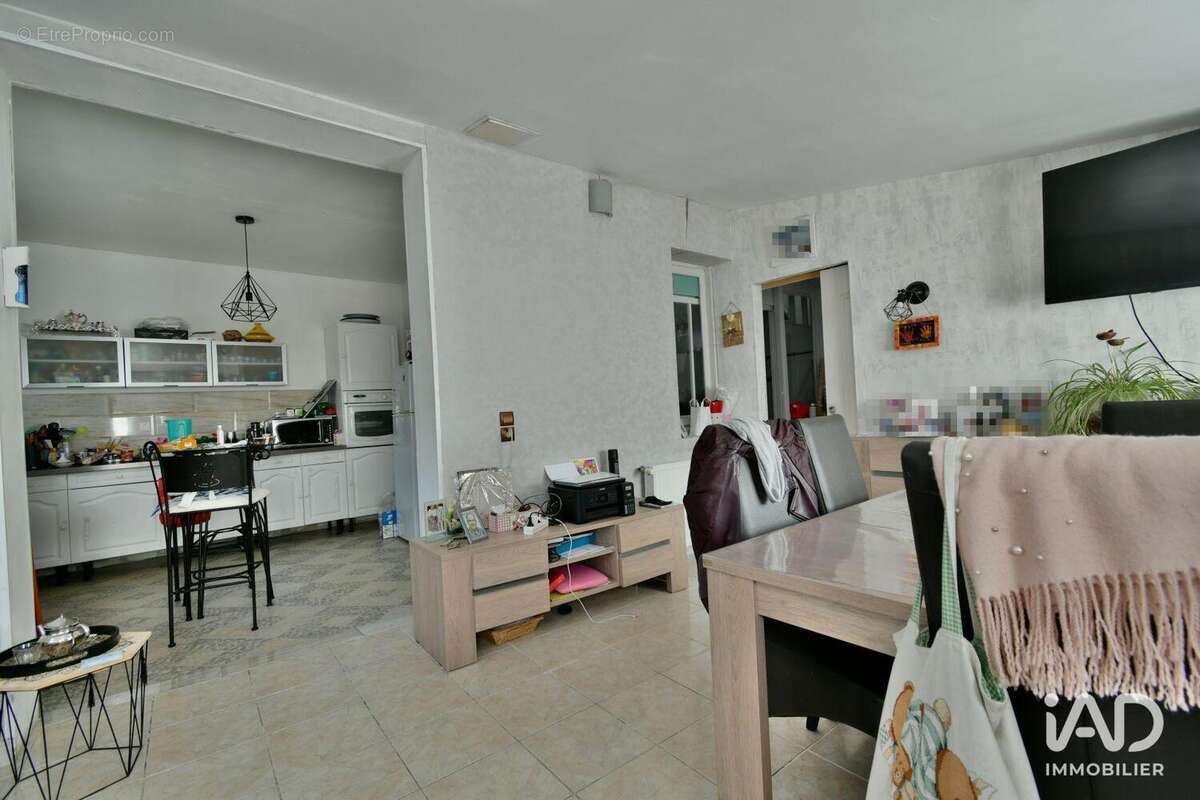 Photo 6 - Commerce à MAIGNELAY-MONTIGNY