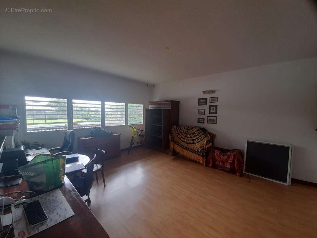 Maison à REMIRE-MONTJOLY