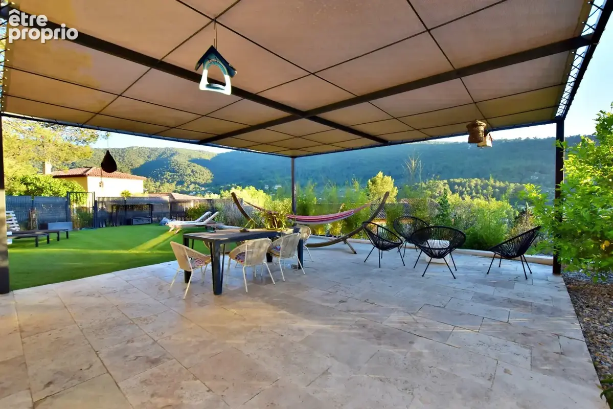 Sollies toucas (83) - maison coup de coeur de 150 m² 6 pieces - vue imprenable - atypique lumineuse et au calme - photo 9