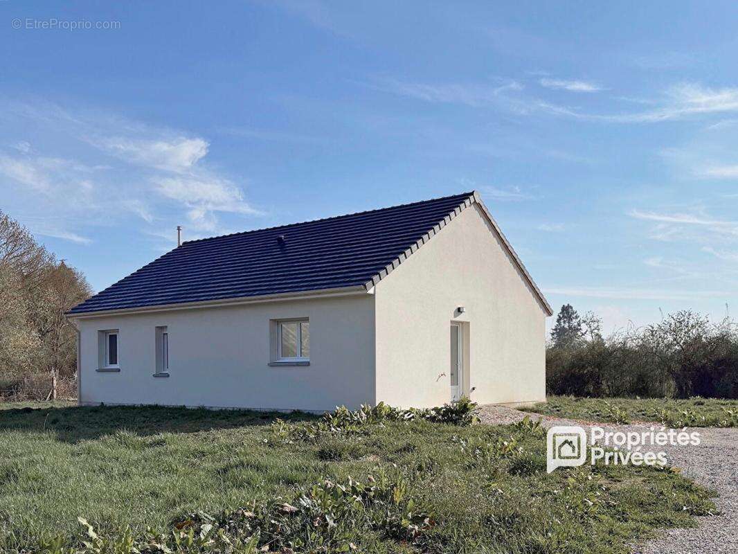 Maison à BRETEUIL