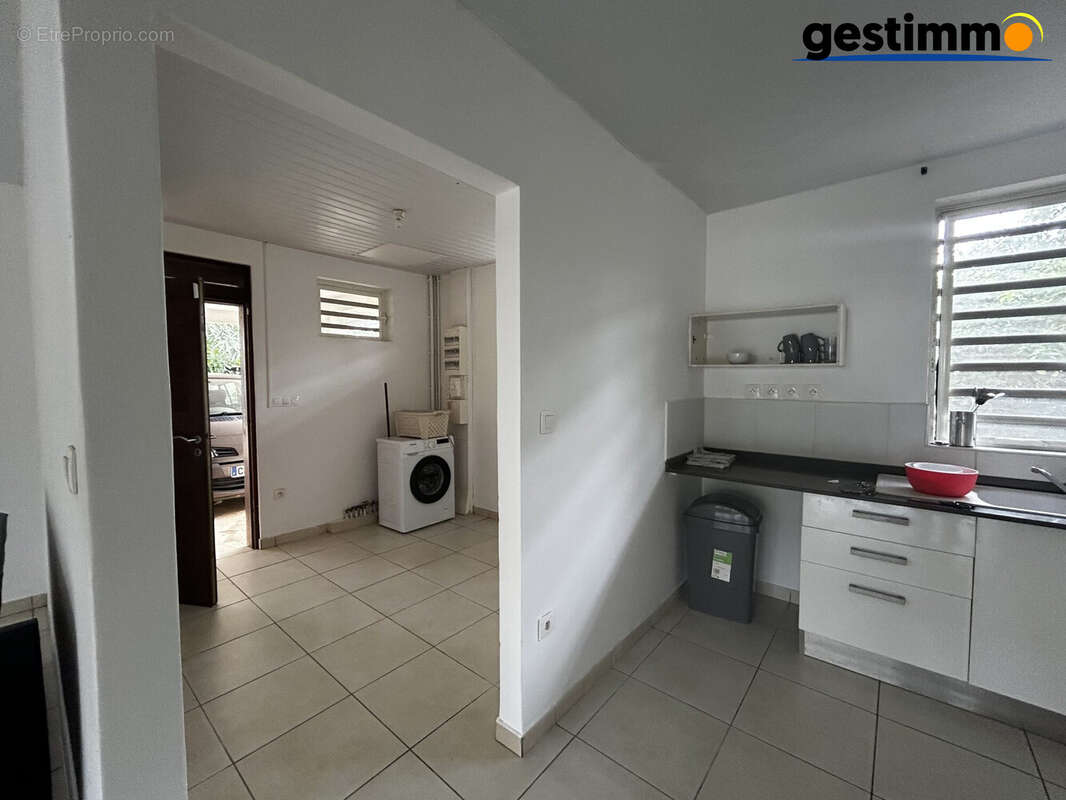 Maison à REMIRE-MONTJOLY