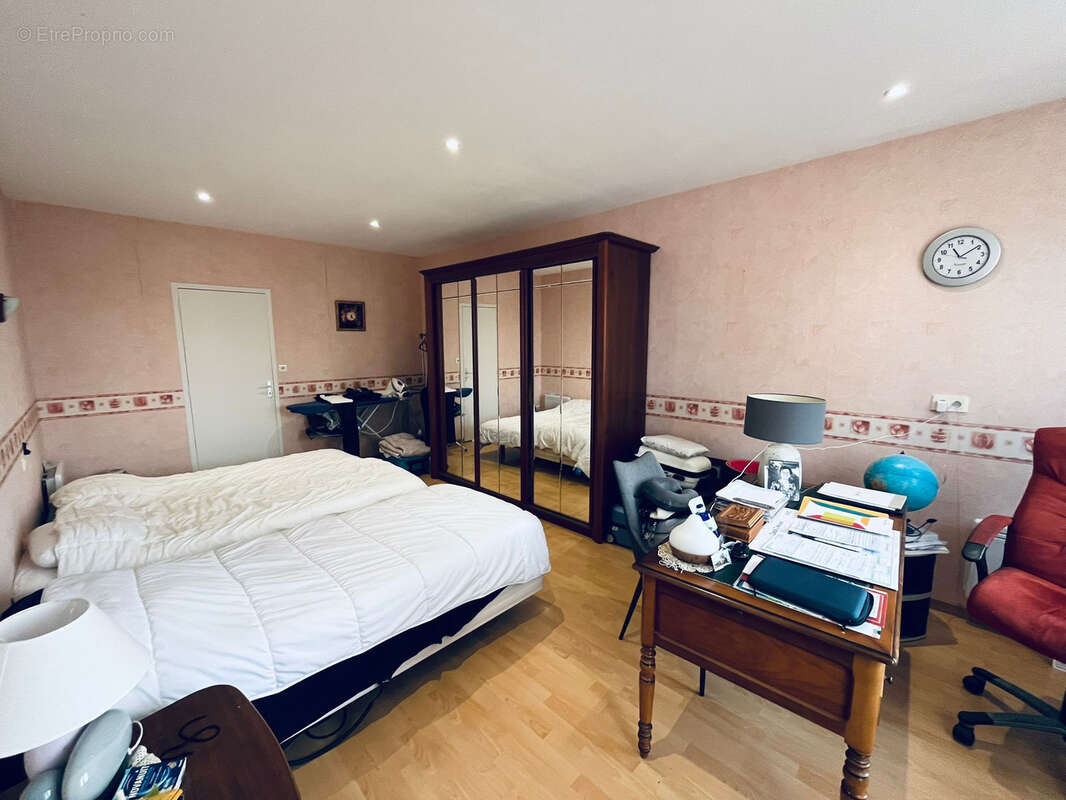 Maison à MONTREVAULT