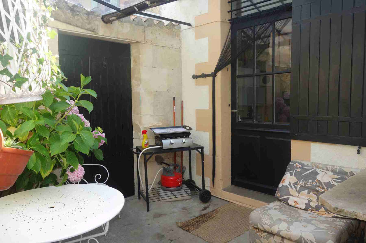 Grande maison avec dépendances, magasin et appartement indépendant - photo 4