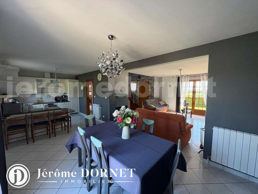 dest-bou_00015_1001a85 - Maison à FORMERIE