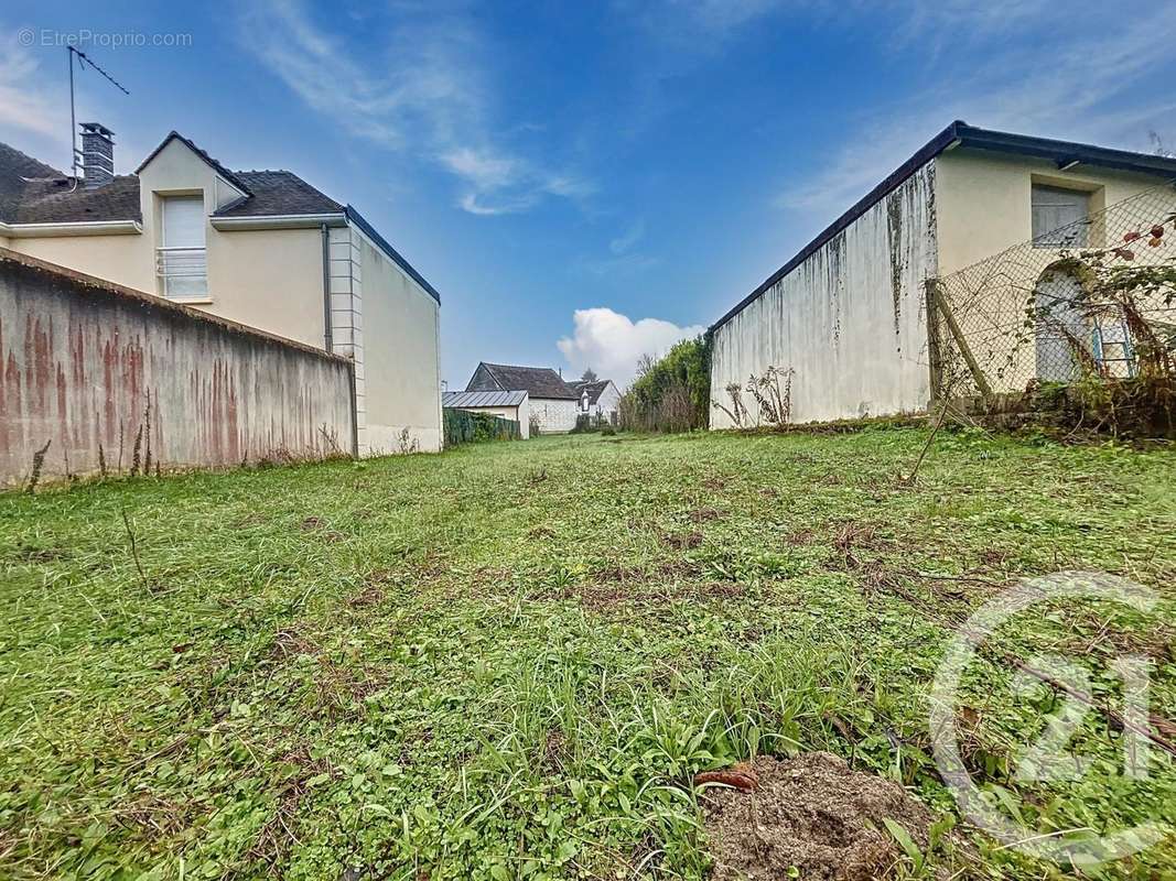 Terrain à MALAY-LE-GRAND