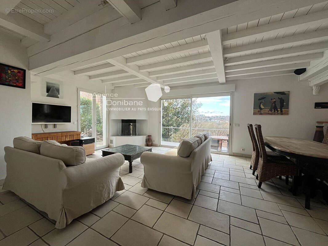 Maison à BASSUSSARRY