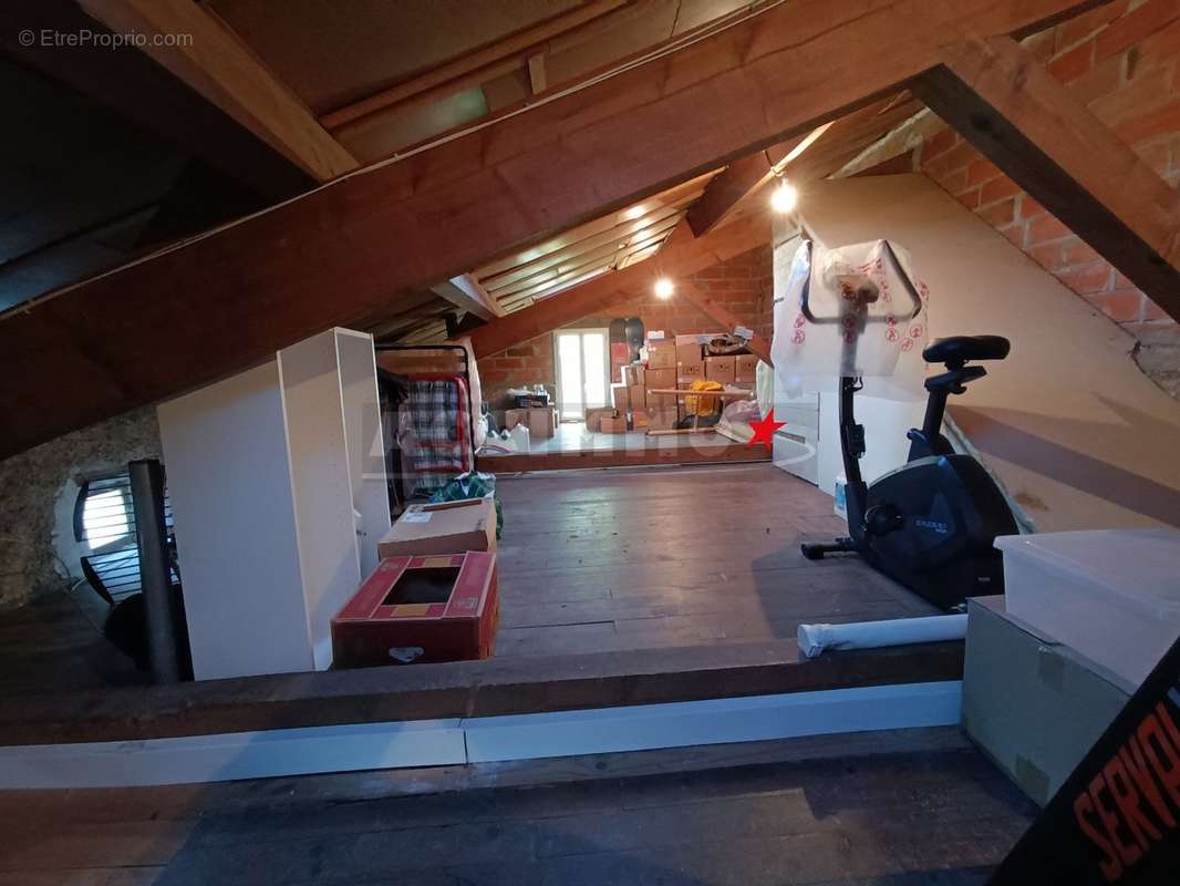 Maison à LABRUGUIERE