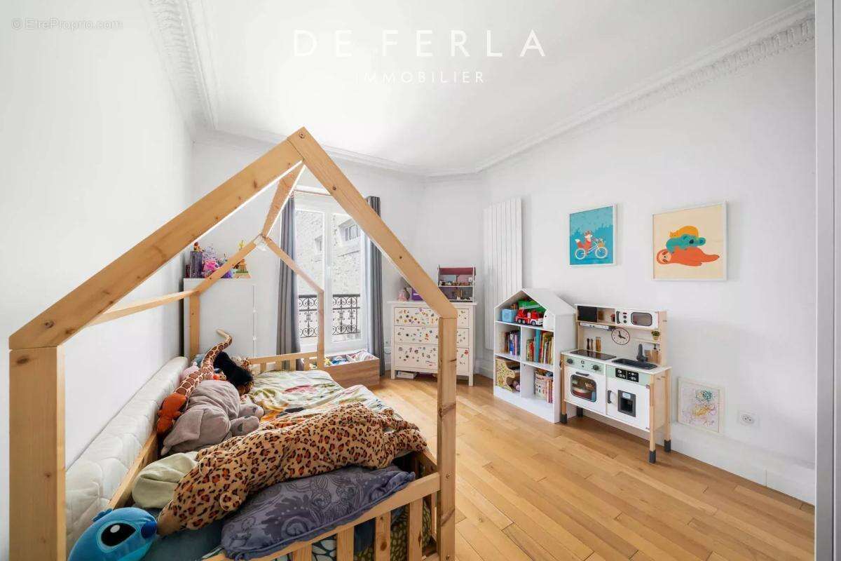 Appartement à PARIS-15E