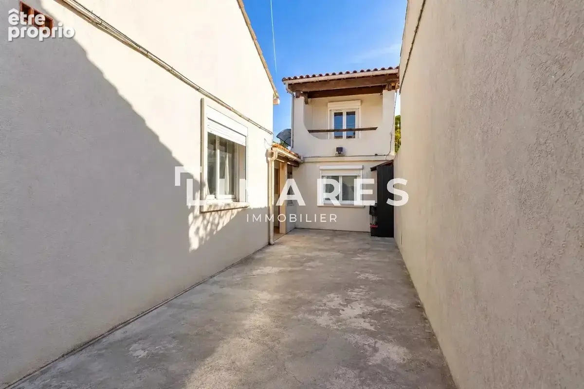 DOUBLE PERSPECTIVE -  Villa T4 de 117 m² + maison de ville T3 de 56 m² – deux places de parking – Jardin – Piscine – 13010 - photo 16