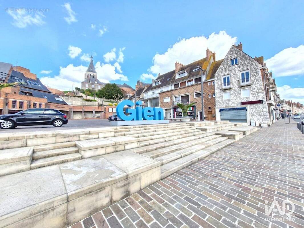 Photo 1 - Commerce à GIEN