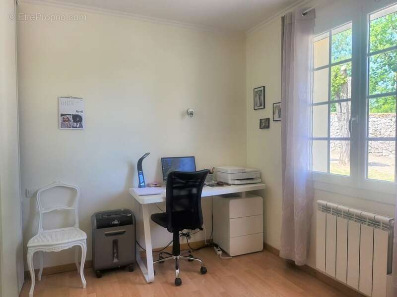 Belle Maison de plain pied avec 4 chambres et jardin arboré - à vendre - 6 pièces - ALLEZ ET CAZENEUVE (47) - photo 20
