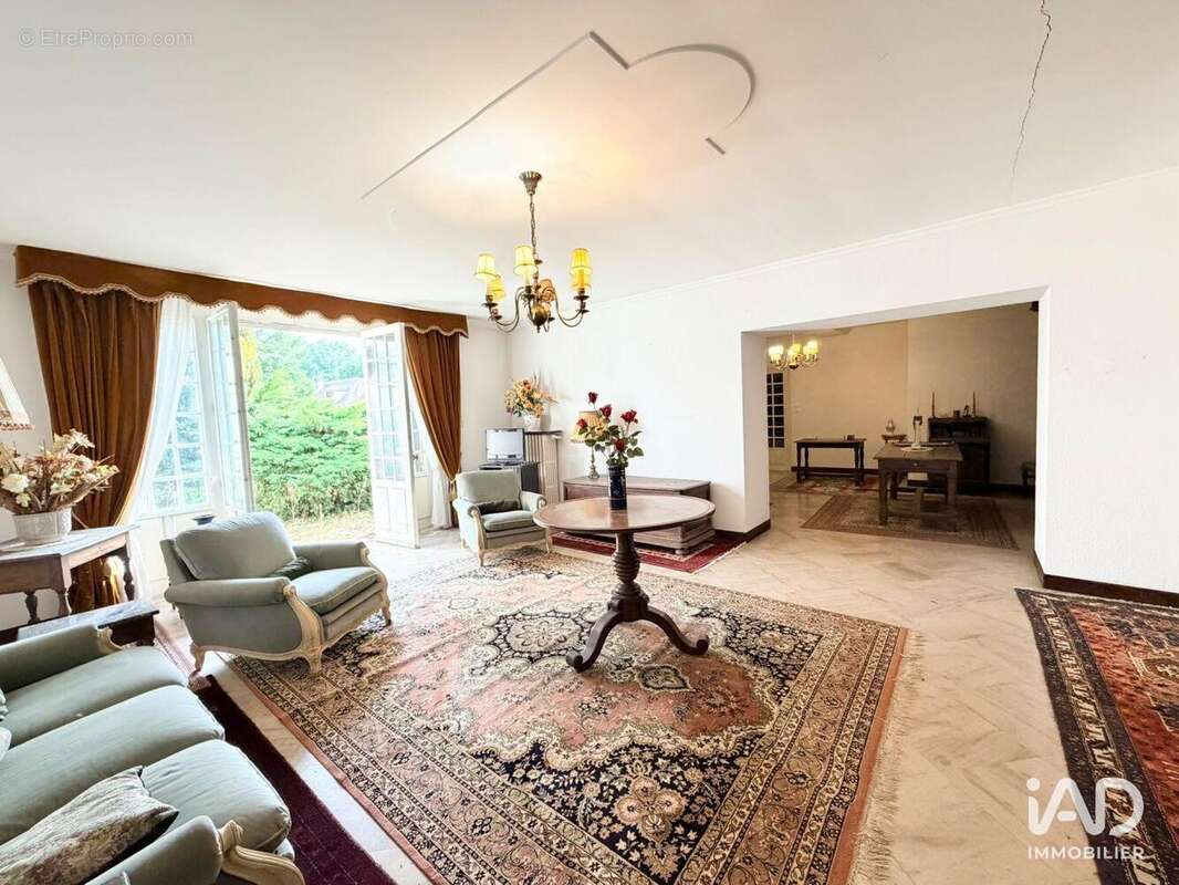 Maison 486 m² à Cerisiers  - photo 4