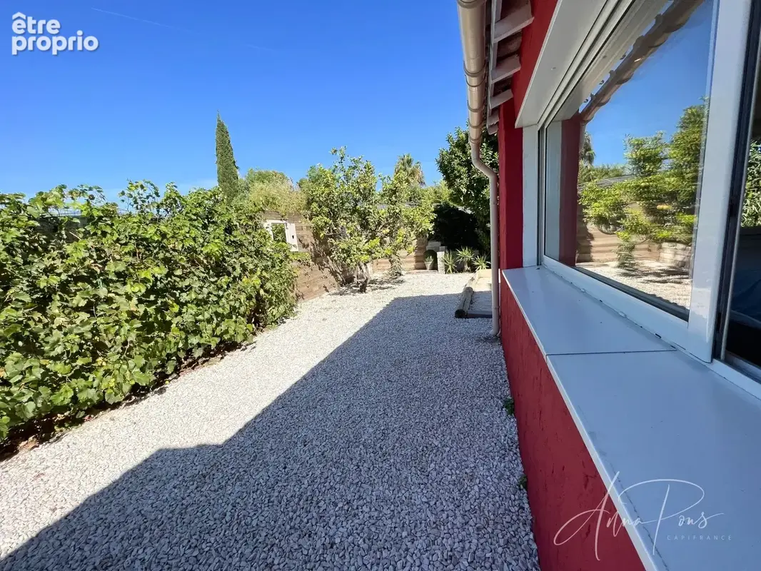 Dpt Var (83), à vendre HYERES Villa sans vis à vis- 1000m² de terrain - 3 chambres  - piscine - jardin - GARAGE - photo 62