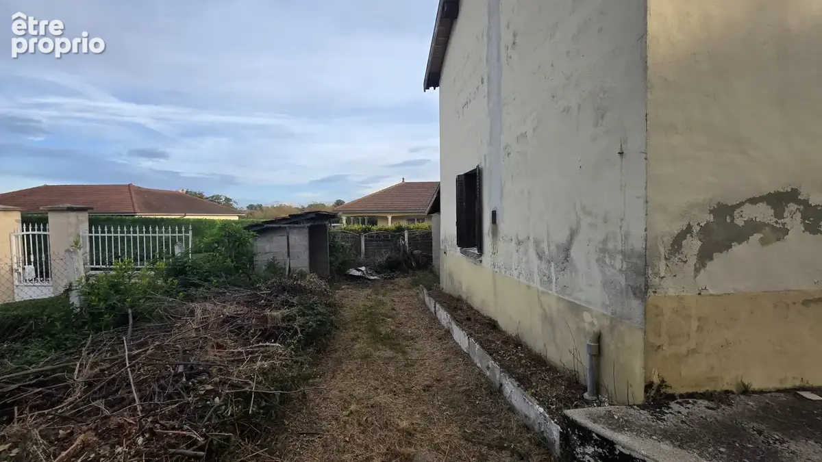 Artas   secteur revollet   maison à rénover avec fort potentiel - photo 5