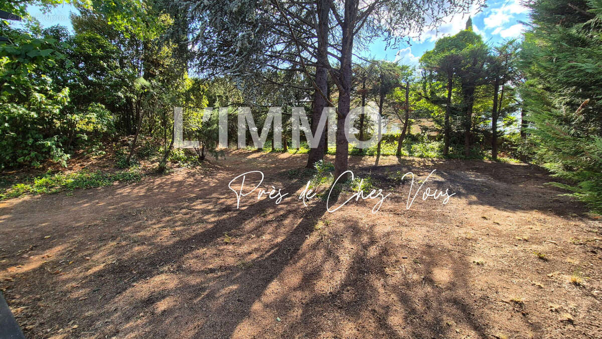 Terrain à LA DESTROUSSE