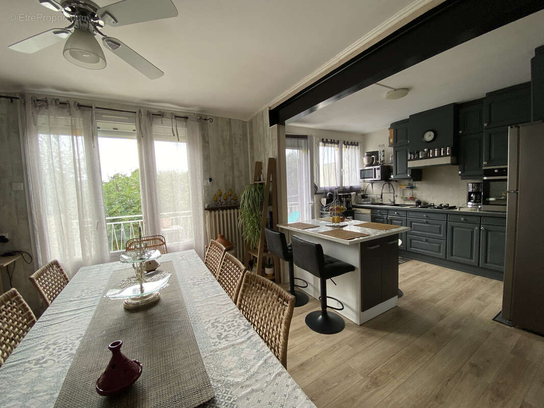 Maison à SAINT-MACAIRE-EN-MAUGES