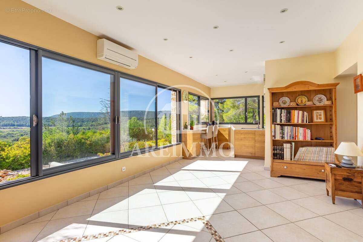 Maison 152 m² à Saint-Gely-Du-Fesc  - photo 4