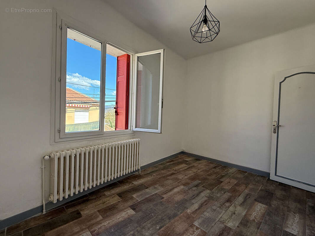 Maison à LA ROQUE-D'ANTHERON