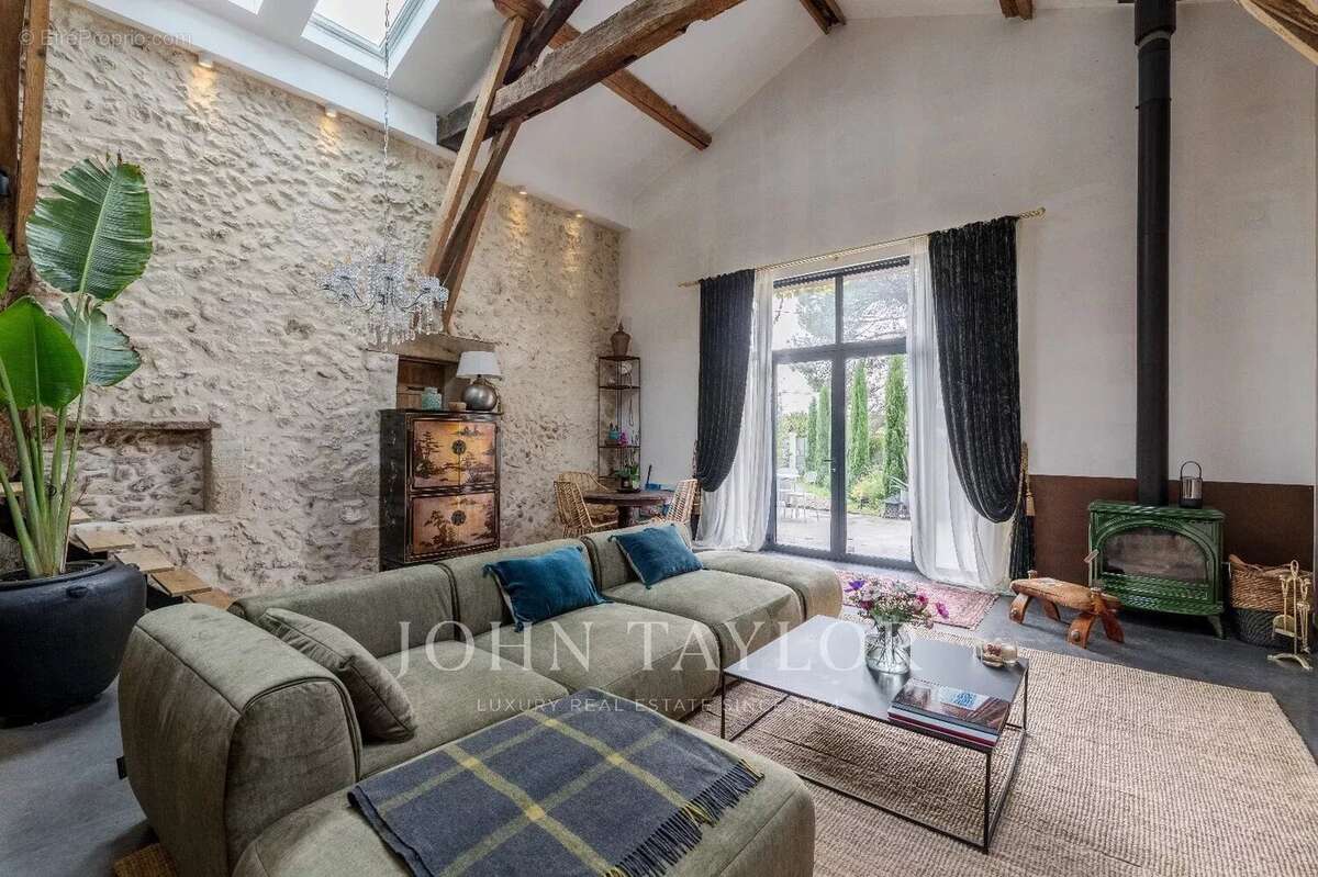 Maison à SAINT-EMILION