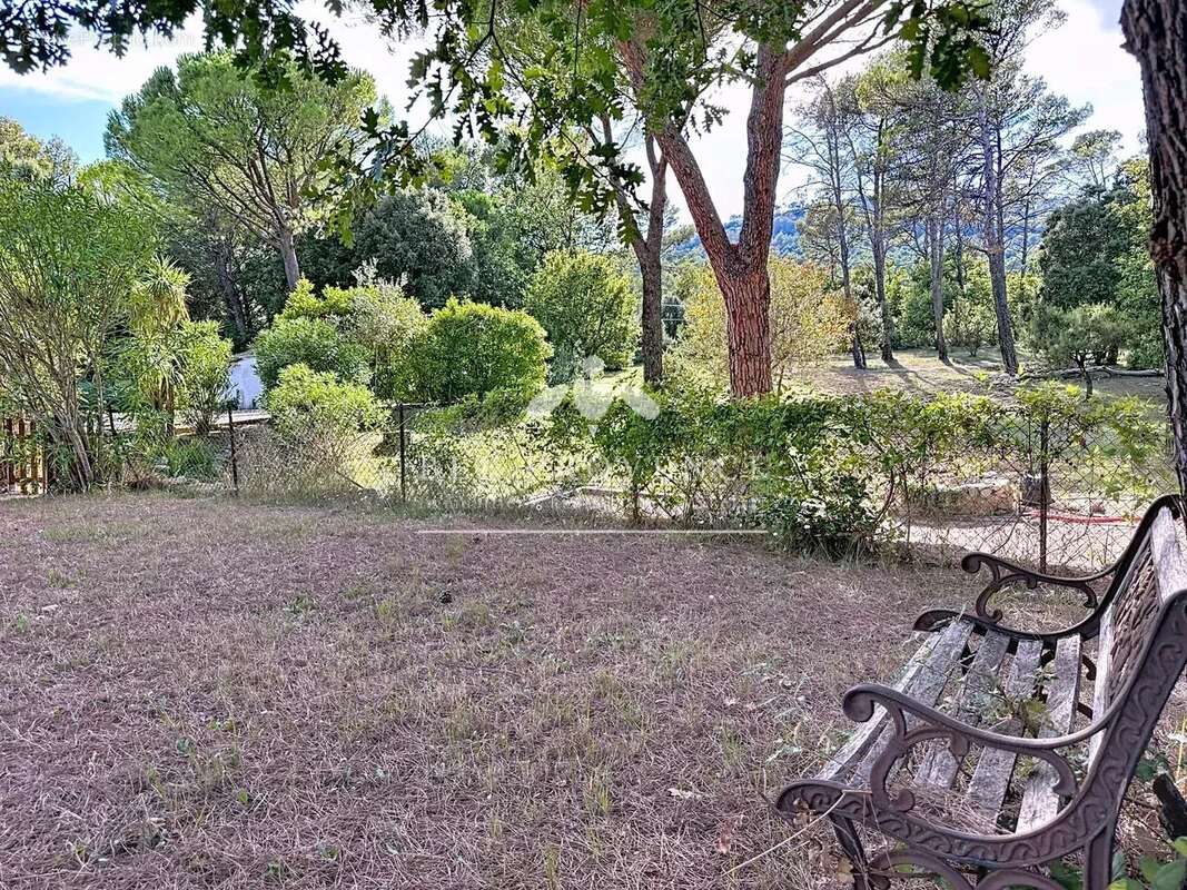 Maison à BESSE-SUR-ISSOLE