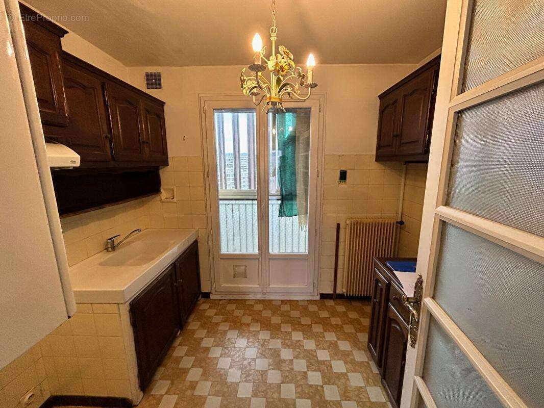 Appartement à MARSEILLE-9E