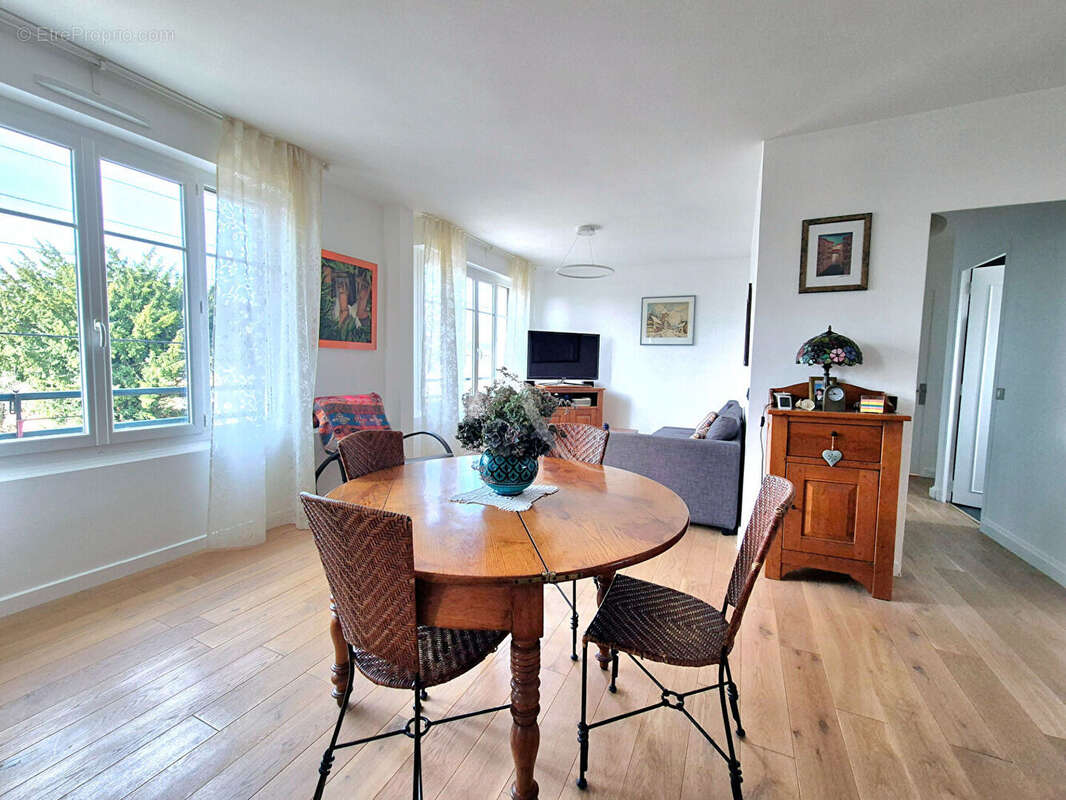 Appartement à NEUILLY-PLAISANCE