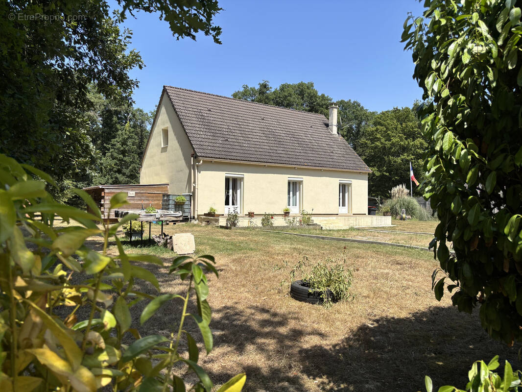 Maison à BAZOCHES-SUR-LE-BETZ