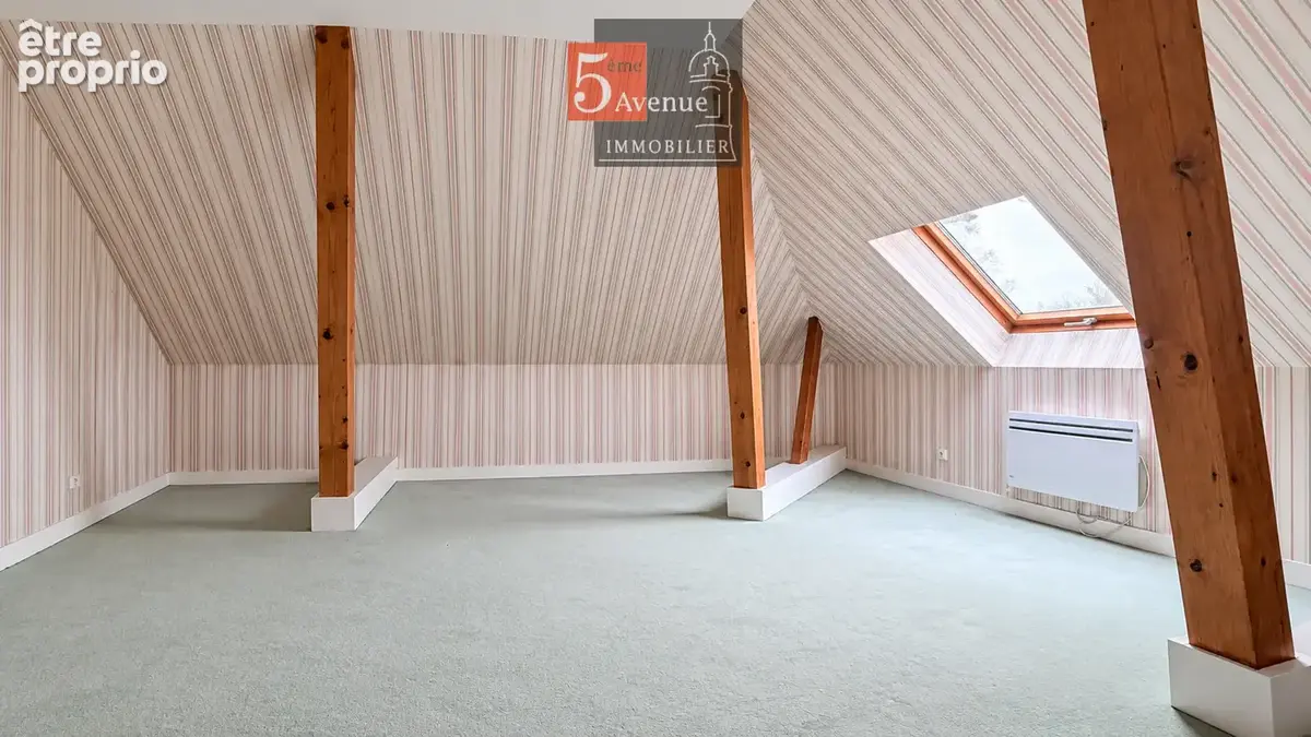 Appartement en duplex de 126 m2 au sol avec parking et ascenseur   proche centre-ville SENLIS - photo 8