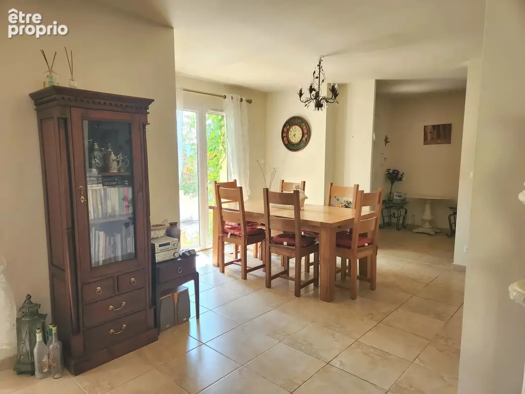 Élégante villa de 4 chambres à Limoux avec piscine et vues sur la campagne - photo 8