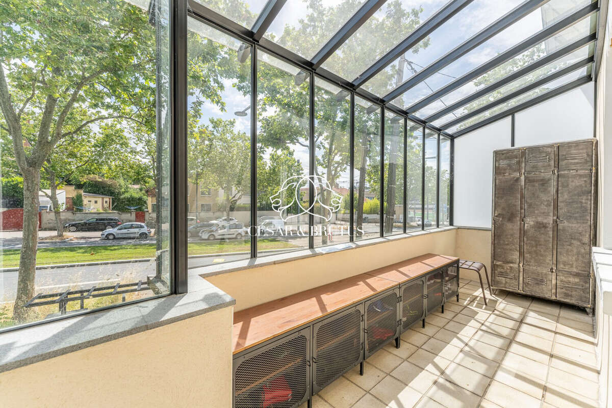 Maison 163 m² à Lyon-8e  - photo 2