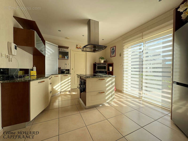 Dpt Maine et Loire (49), à vendre proche d' ANGERS maison P9  Vie de plain pied - photo 14