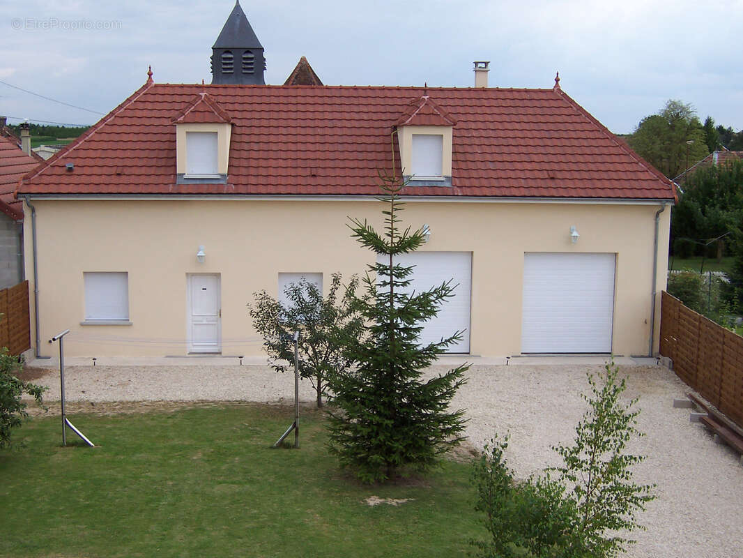 Maison à MESNIL-SELLIERES