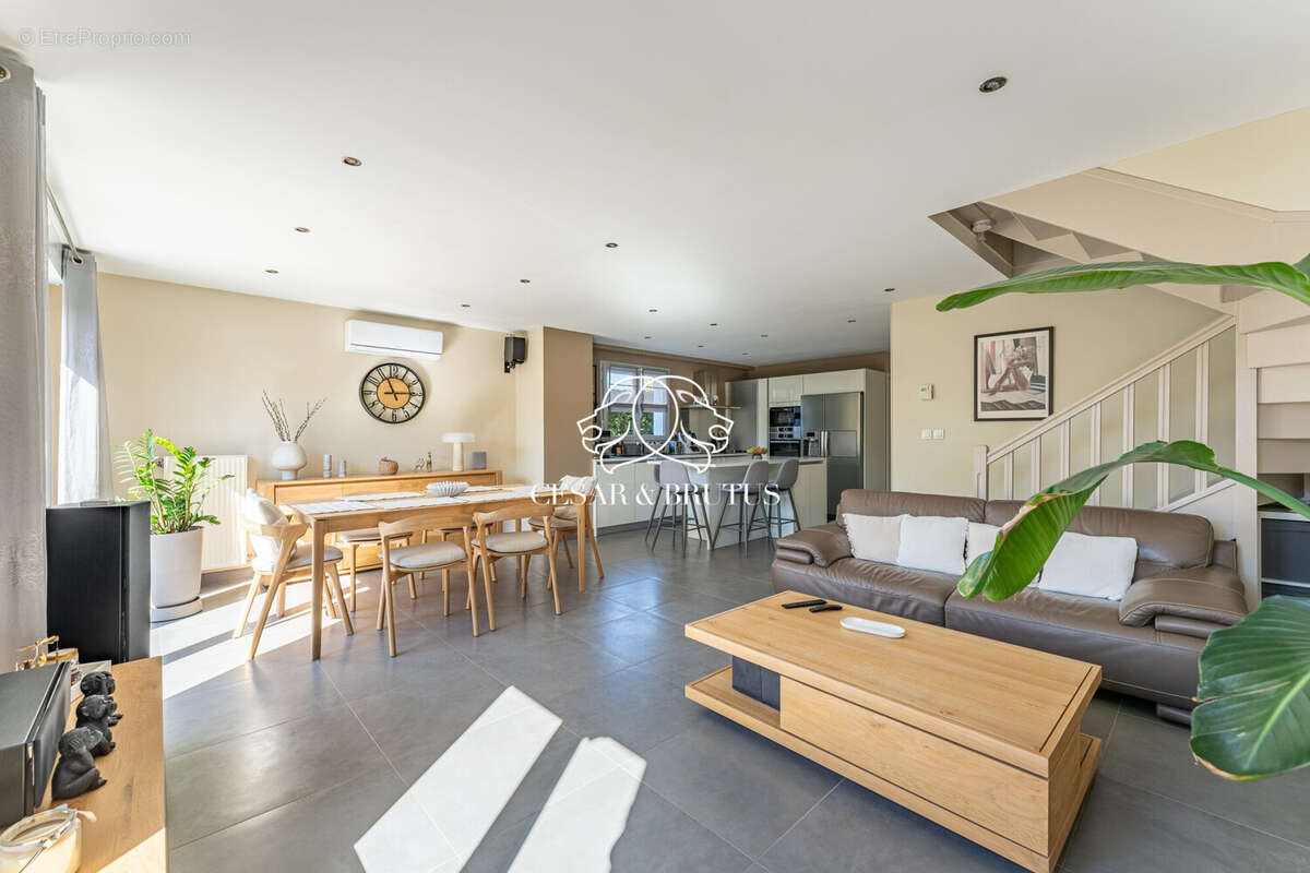 Maison à RILLIEUX-LA-PAPE