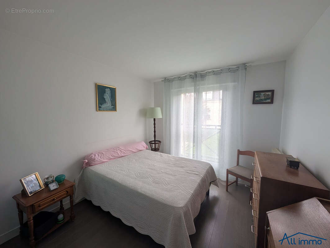 Appartement à SAINT-MAUR-DES-FOSSES